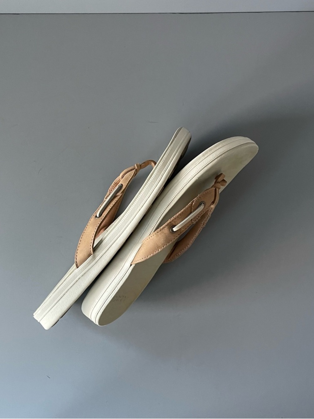 Sperry Adriatic Flip Flops Sandals 9.5 Brown Boat Leather Deck Rawhide Comfort